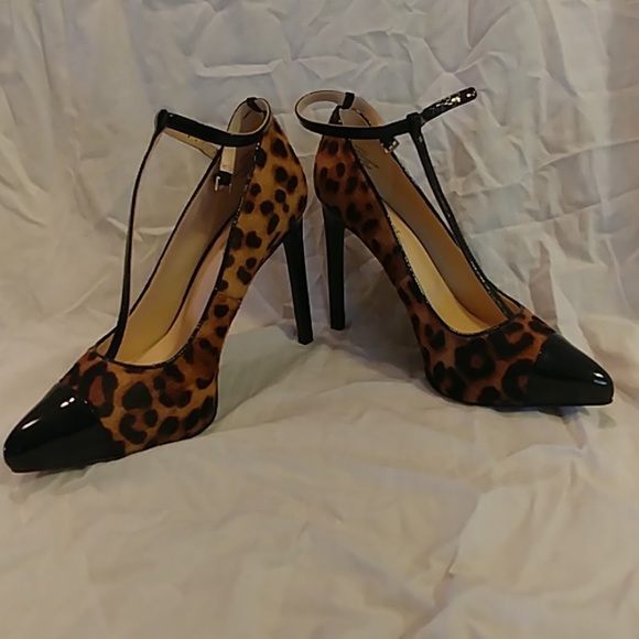Nine West Shoes - Nine West stiletto heels 8M cheetah t-strap NEW